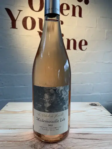 [vin2405102] Mademoiselle Léa 22'